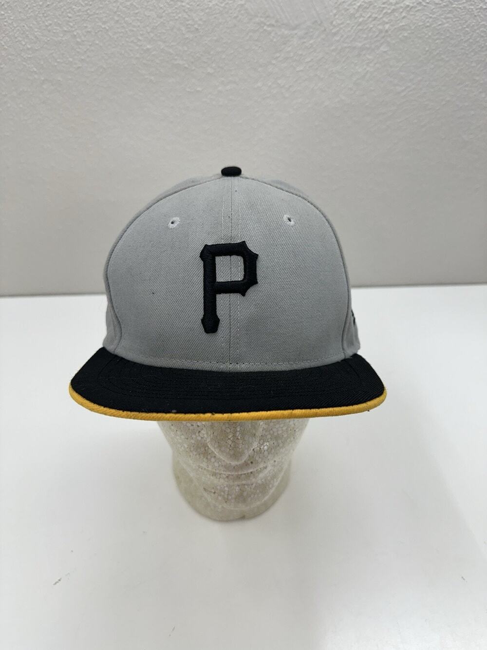 NewEra Genuine Merchandise Pittsburgh Pirates MLB Baseball Hat Snapback Flatbrim